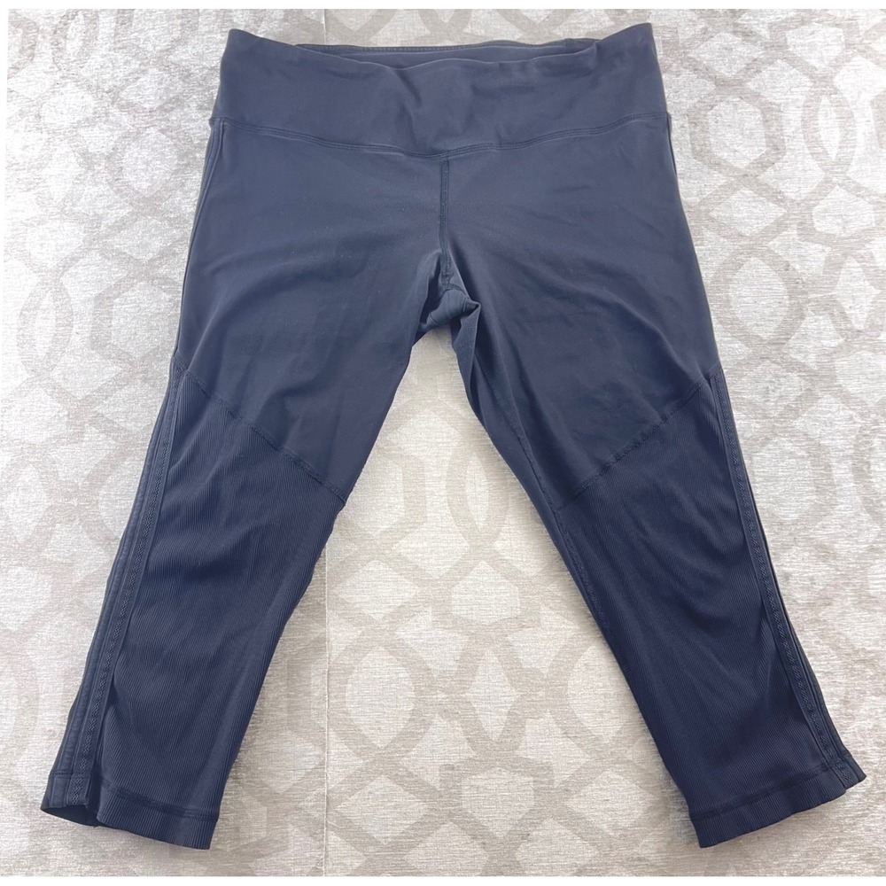 Lululemon Athletica Black Ribbed Panel Crop‎ Leggings Athleisure Workout Size 10